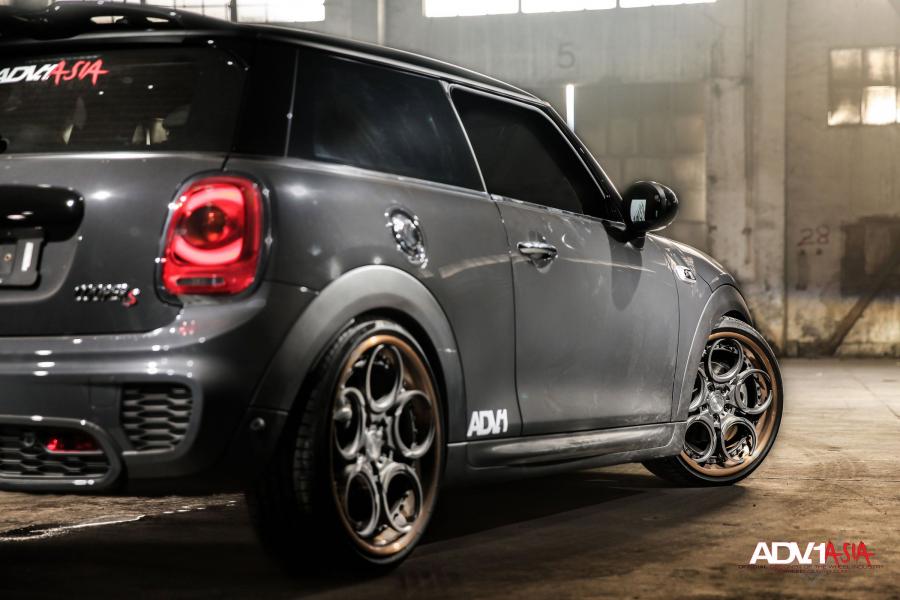  Mini Cooper S on ADV.1 Wheels (ADV05CTSCS) 2015 года  (фото 3 из 10)
